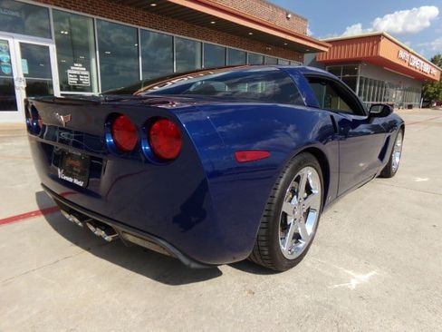 Used 2007 Chevrolet Corvette Coupe w/ Preferred Equipment Group RWD image 5