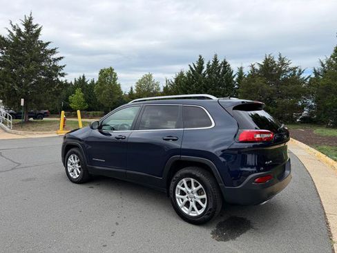Used 2016 Jeep Cherokee Latitude AWD/4WD image 3