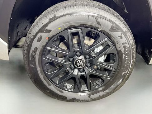 New 2026 Toyota Tundra Limited AWD/4WD image 10