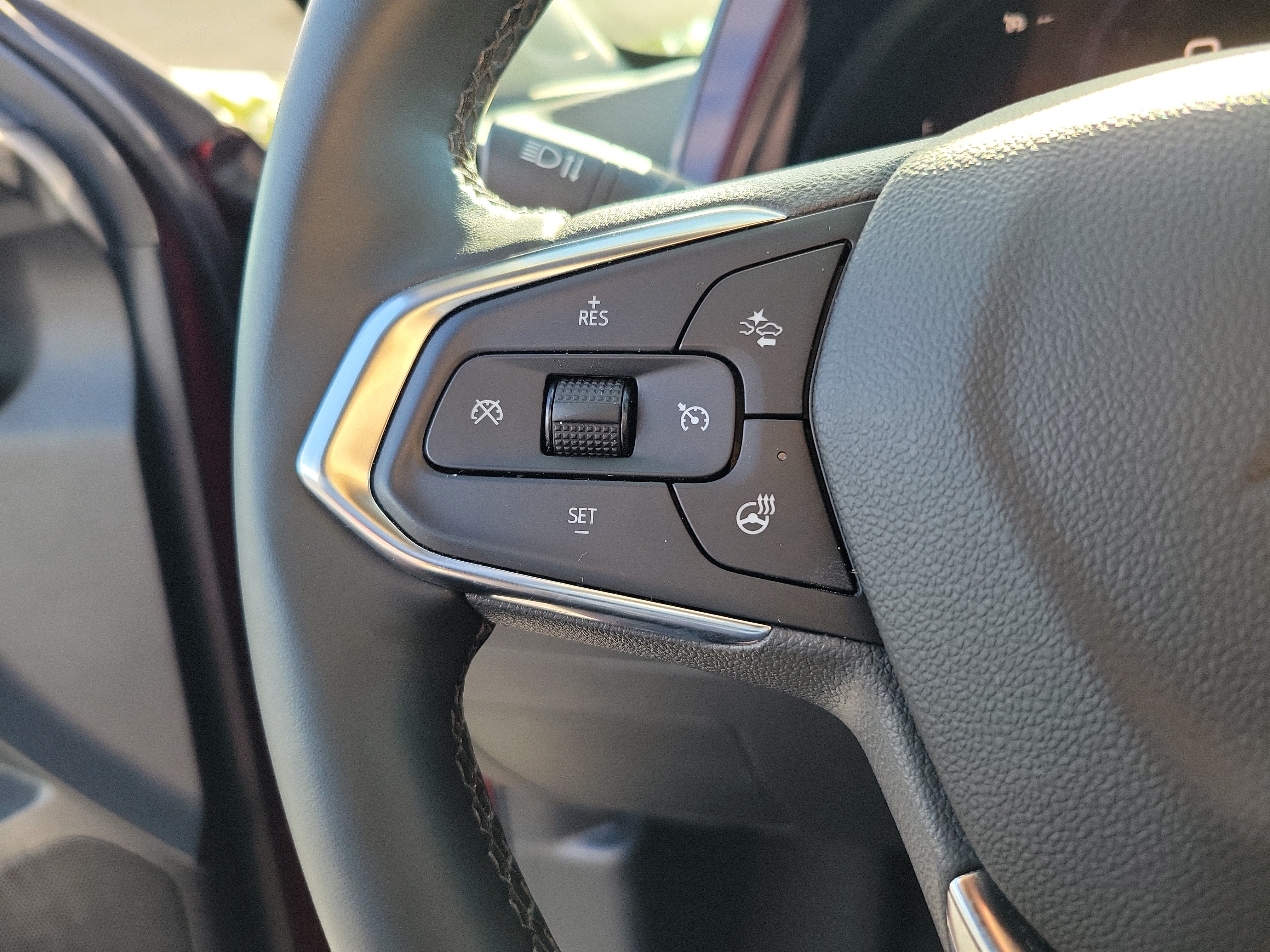Used 2025 Chevrolet Trax LT w/ LT Convenience Package FWD image 21
