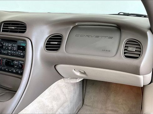 Used 2003 Chevrolet Corvette Convertible w/ Preferred Equipment Group1 RWD image 19