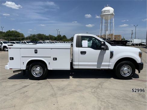 Used 2019 Ford F250 XL w/ Power Equipment Group RWD image 5