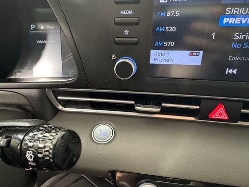 Used 2022 Hyundai Elantra SEL image 19