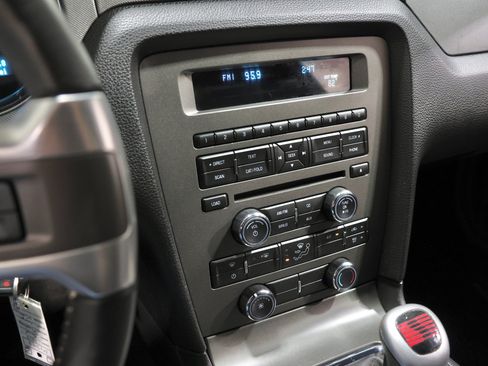 Used 2013 Ford Mustang GT RWD image 9