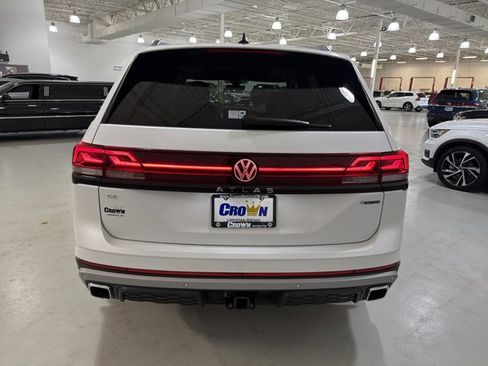 New 2026 Volkswagen Atlas Peak Edition AWD/4WD image 7