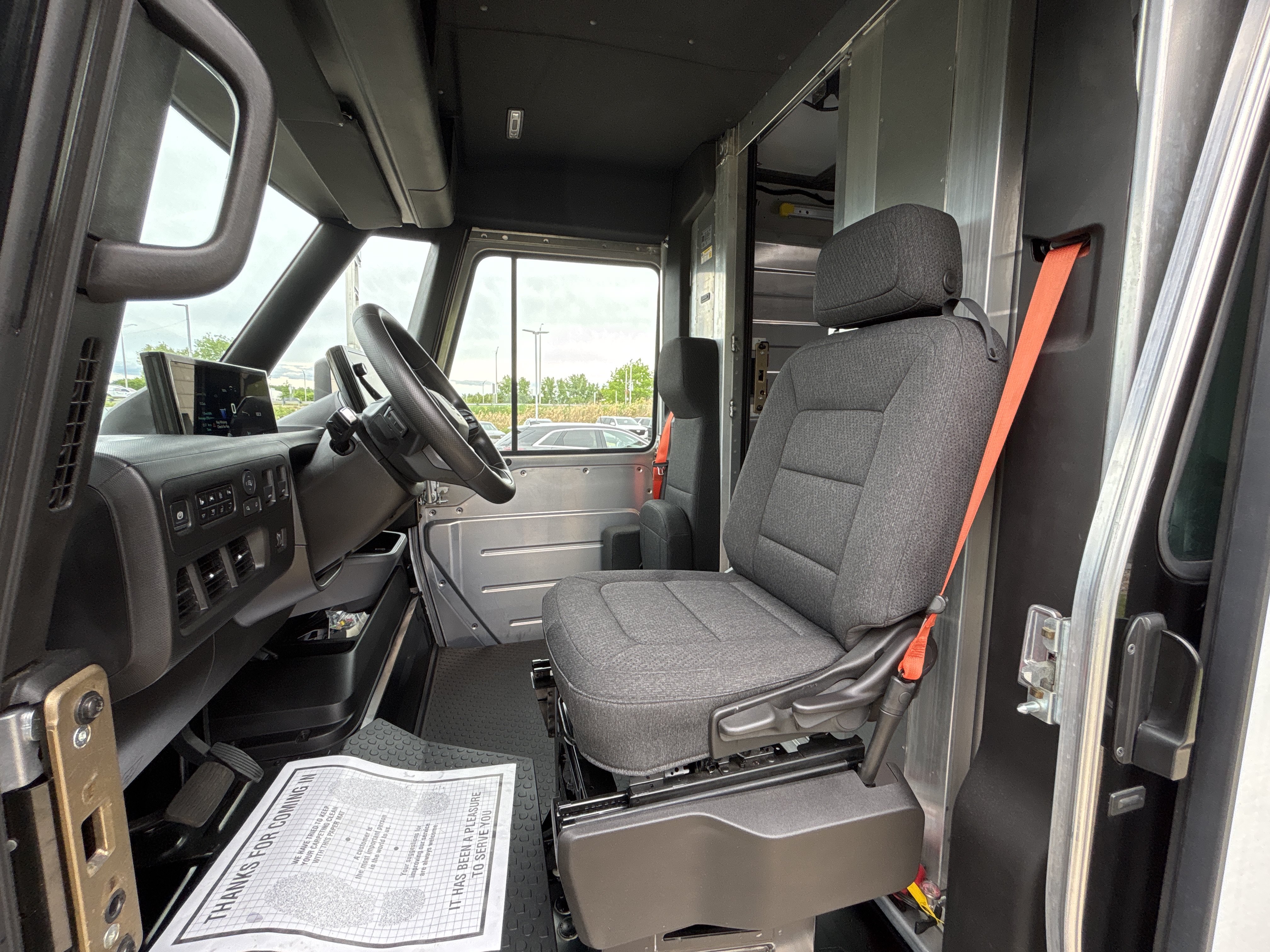 Used 2024 Chevrolet Brightdrop 400 w/ Commercial Equipment Package AWD/4WD image 19