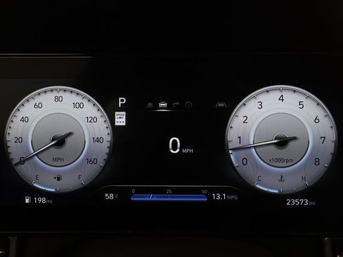 Used 2024 Hyundai Elantra SEL FWD image 35