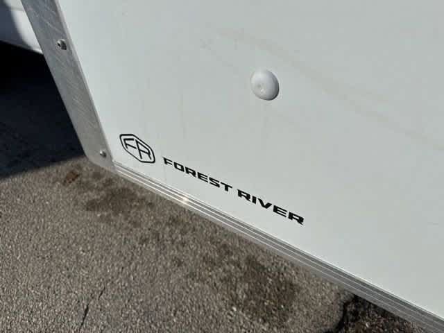 New 2025 Chevrolet Express 4500 w/ Power Convenience Package RWD image 34