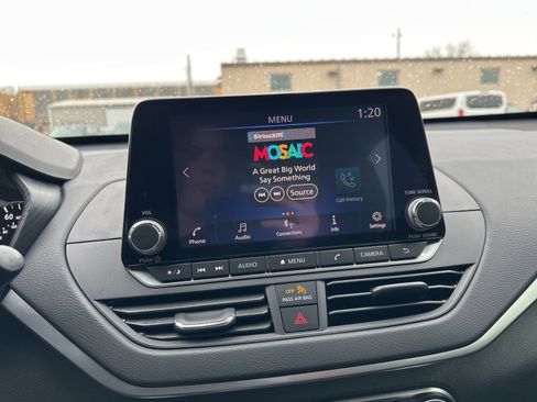 Used 2022 Nissan Altima 2.5 SV image 48