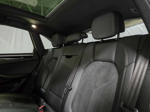 Used 2019 Porsche Macan AWD/4WD image 17