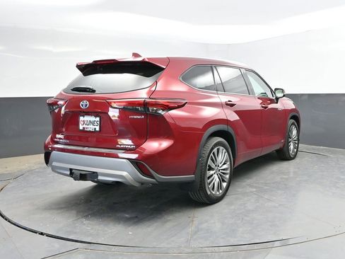 Used 2021 Toyota Highlander Platinum AWD/4WD image 7