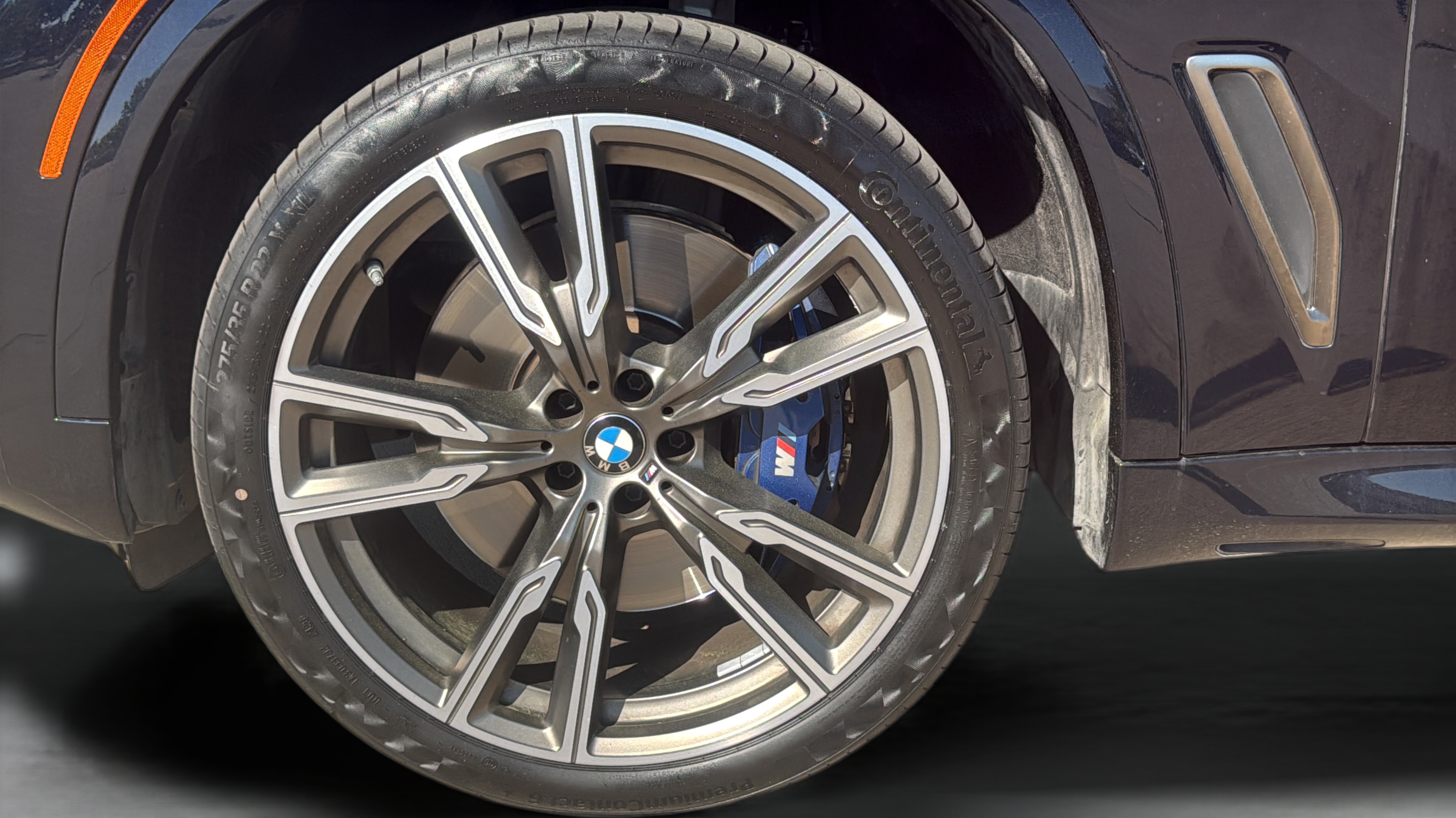 Used 2023 BMW X5 M50i w/ Parking Assistance Package AWD/4WD image 34