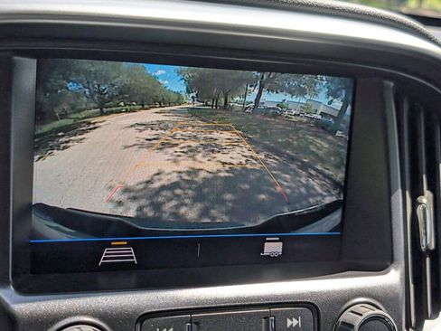 Used 2022 Chevrolet Colorado LT w/ LT Convenience Package RWD image 30