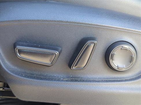 Certified 2025 Toyota Tacoma TRD Off-Road w/ TRD Off Road Premium Package AWD/4WD image 9