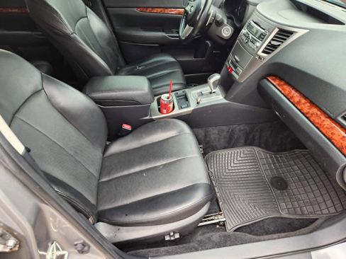 Used 2011 Subaru Outback 2.5i Limited image 18