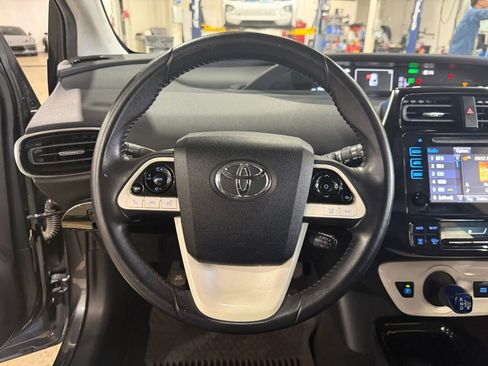 Used 2017 Toyota Prius Three w/ Advanced Technology Package FWD image 19