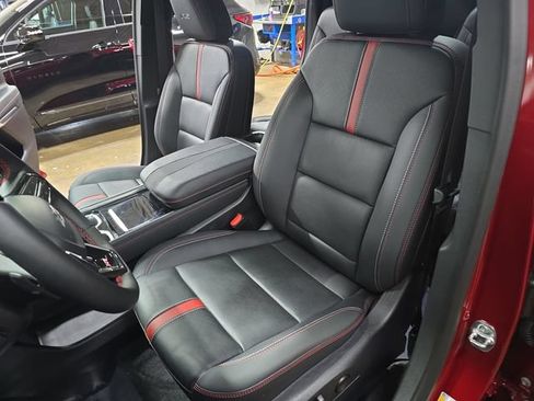 Used 2025 Chevrolet Traverse RS w/ LPO, Floor Liner Package AWD/4WD image 19