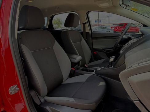 Used 2014 Ford Focus SE FWD image 22
