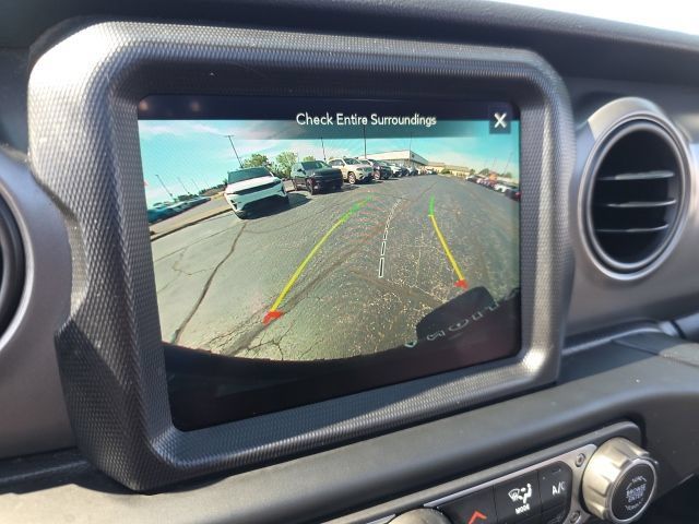 Used 2023 Jeep Wrangler Unlimited w/ Sun & Screen Package AWD/4WD image 19
