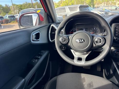 Used 2020 Kia Soul LX FWD image 31