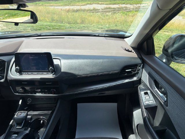 Used 2023 Nissan Rogue SV AWD/4WD image 32