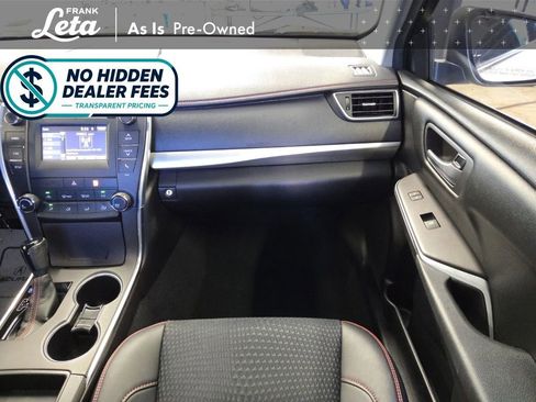 Used 2015 Toyota Camry SE FWD image 18
