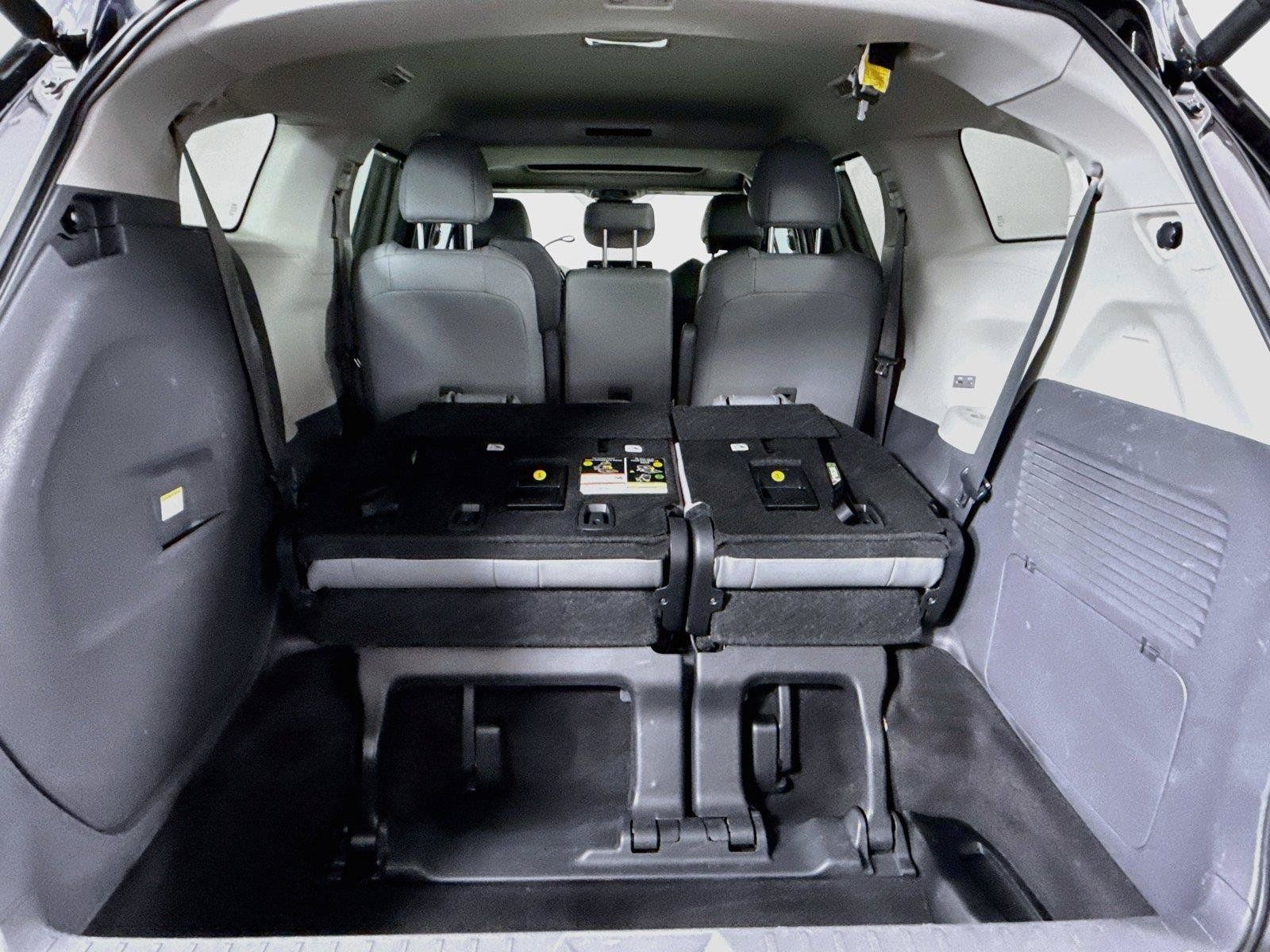 Certified 2024 Toyota Sienna XLE FWD image 37