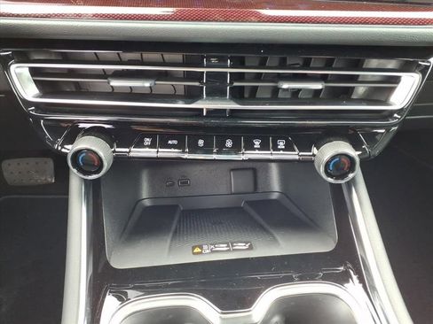 New 2026 Chevrolet Traverse Z71 w/ Enhanced Driving Package AWD/4WD image 21