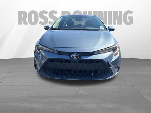 Used 2020 Toyota Corolla LE w/ LE Premium Package image 2