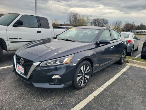 Used 2020 Nissan Altima 2.5 SL AWD/4WD image 2