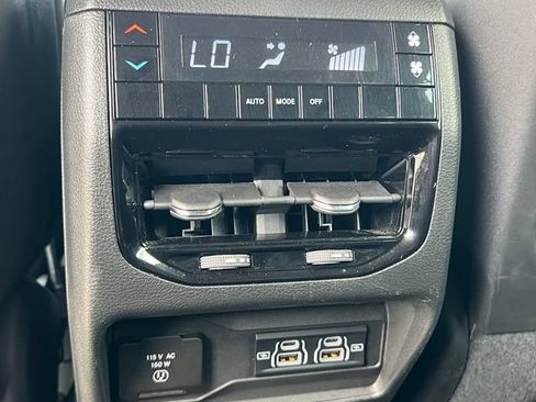 Used 2024 Jeep Grand Cherokee L Altitude AWD/4WD image 32