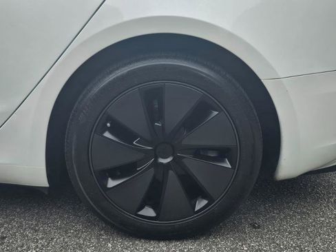 Used 2024 Tesla Model 3 Standard Range RWD image 19