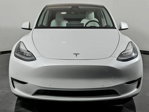 Used 2021 Tesla Model Y Long Range AWD/4WD image 4