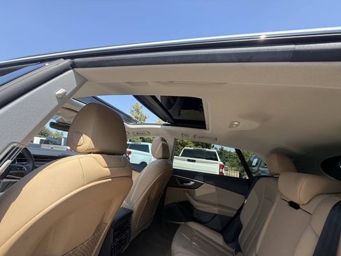 Used 2020 Audi Q8 Premium Plus AWD/4WD image 31