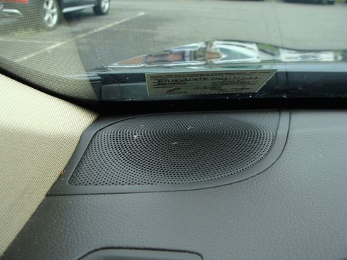 Used 2017 Genesis G80 3.8 w/ Option Group 03 image 24