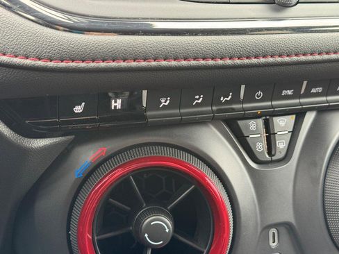 Certified 2025 Chevrolet Blazer RS image 20