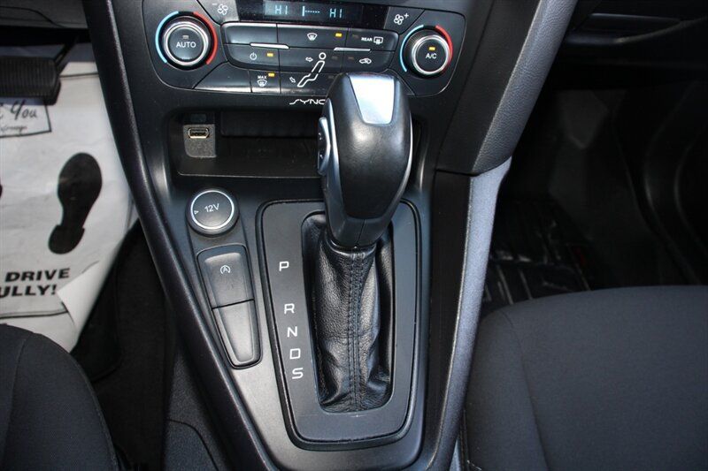 Used 2016 Ford Focus SE FWD image 7