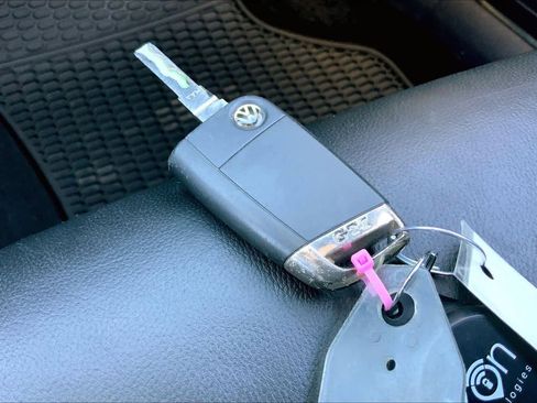 Used 2019 Volkswagen GTI SE image 13