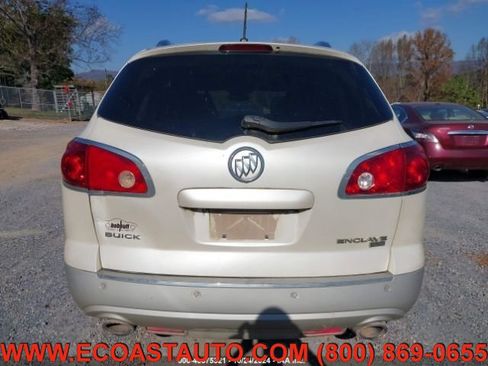 Used 2011 Buick Enclave CXL image 10