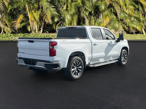 Used 2023 Chevrolet Silverado 1500 LT AWD/4WD image 4