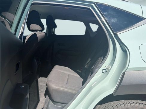 Used 2025 Hyundai Kona SEL AWD/4WD image 9