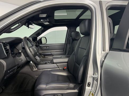 Used 2024 Toyota Tundra Platinum AWD/4WD image 20