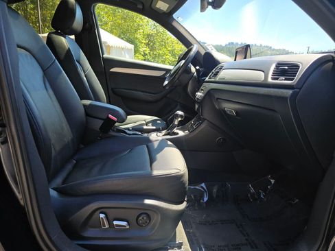 Used 2018 Audi Q3 2.0T Premium Plus w/ Premium Plus Package AWD/4WD image 28