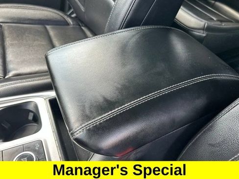 Used 2021 Ford Explorer XLT w/ Equipment Group 202A AWD/4WD image 36
