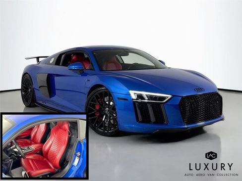 Used 2017 Audi R8 V10 w/ Carbon Exterior Package image 2