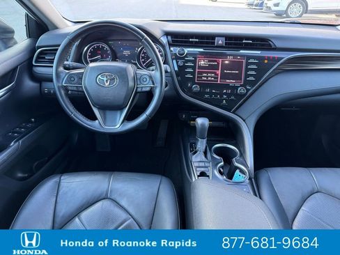 Used 2019 Toyota Camry XLE image 9