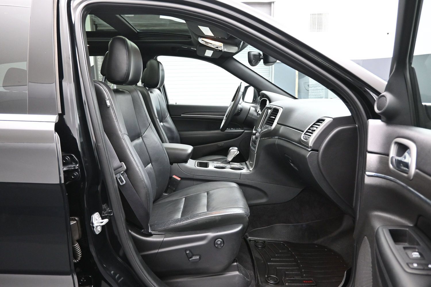 Used 2018 Jeep Grand Cherokee Limited w/ Luxury Group II RWD image 13