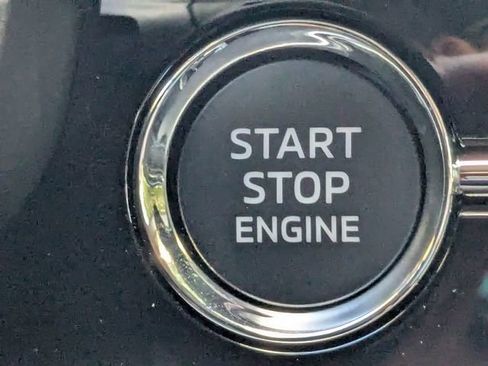 New 2025 Mitsubishi Outlander SE image 25