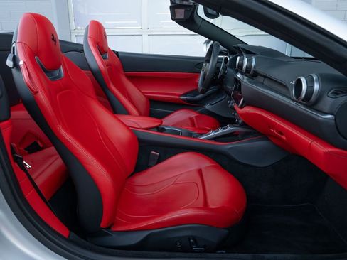 Used 2019 Ferrari Portofino image 57