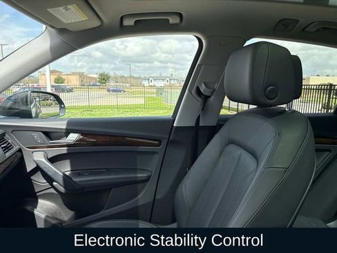 Used 2020 Audi Q5 2.0T Premium Plus w/ Premium Plus Package image 23